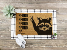 Cargar imagen en el visor de la galería, Felpudo Personalizado Fibra de Coco Pedro Pedro Pedro