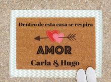 Charger l'image dans la galerie, Paillasson Personnalisé en fibre de coco avec pantoufles Famille 3