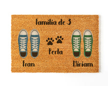 Charger l'image dans la galerie, Paillasson Personnalisé en Fibre de Coco Avec Chaussons Couple + Animal