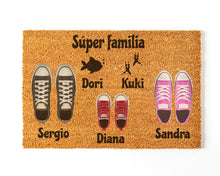 Charger l'image dans la galerie, Paillasson personnalisé en fibre de coco avec chaussons Famille 3 + Animal 2