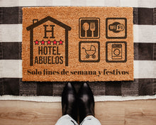 Charger l'image dans la galerie, Paillasson Personnalisé en Fibre de Coco Hotel Grands Parents