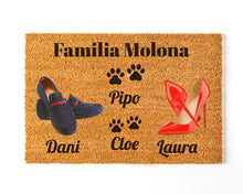 Cargar imagen en el visor de la galería, Felpudo Personalizado Fibra de Coco Mocasines Pareja + 2 Mascotas