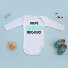 Cargar imagen en el visor de la galería, Body personalizado "Papi yo soy tu mejor regalo"