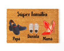 Cargar imagen en el visor de la galería, Felpudo Personalizado Fibra de Coco Mocasines Familia 3
