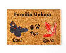 Cargar imagen en el visor de la galería, Felpudo Personalizado Fibra de Coco Mocasines Pareja + Mascota
