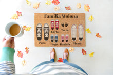 Cargar imagen en el visor de la galería, Felpudo Personalizado Fibra de Coco Con Zapatillas Familia 5 + Mascota
